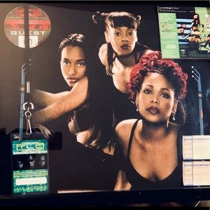 TLC RARE COLLECTABLE AUTOGRAPHED LEFTEYE MERCH BACKSTAGE FRAMED ORIGINAL SIGNED